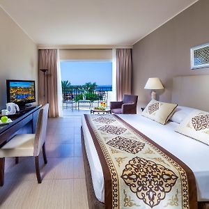 Superior Queen or Twin Bed Sea View